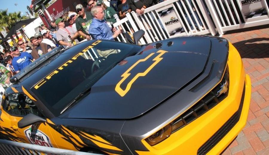  Chevrolet Camaro Daytona 500 Pace Car 2009 года  (фото 9 из 18)